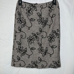 TALBOTS Lined Black & Ivory Lined Floral Appliqué Wool Skirt - Size 8